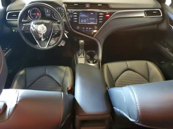 4T1B11HK9JU633216 2018 TOYOTA CAMRY - Image 8