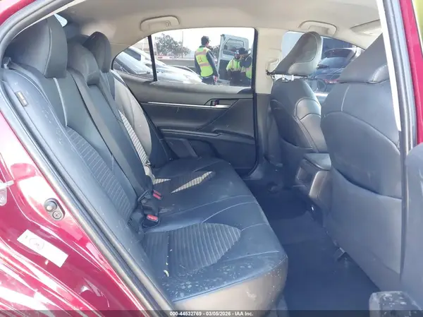 4T1B11HK9JU633359 2018 TOYOTA CAMRY - Image 8