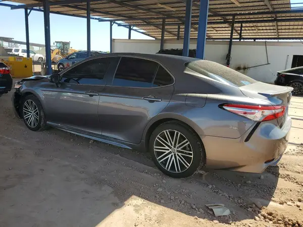 4T1B11HK9JU634057 2018 TOYOTA CAMRY - Image 2