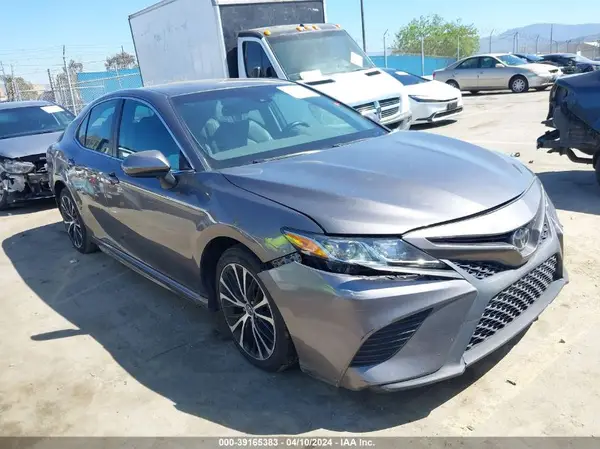 4T1B11HK9JU634253 2018 TOYOTA CAMRY - Image 1