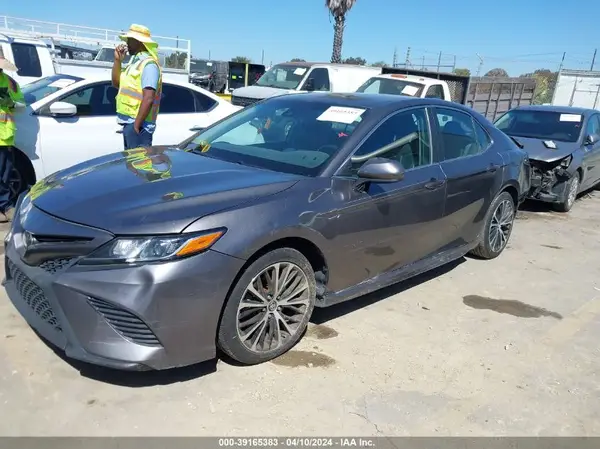 4T1B11HK9JU634253 2018 TOYOTA CAMRY - Image 2