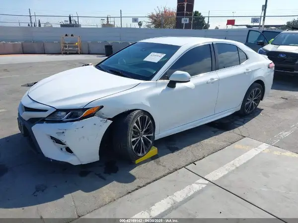 4T1B11HK9JU634608 2018 TOYOTA CAMRY - Image 2