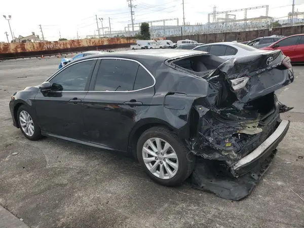 4T1B11HK9JU634799 2018 TOYOTA CAMRY - Image 2