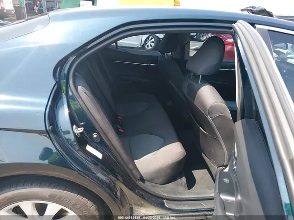 4T1B11HK9JU635192 2018 TOYOTA CAMRY - Image 8