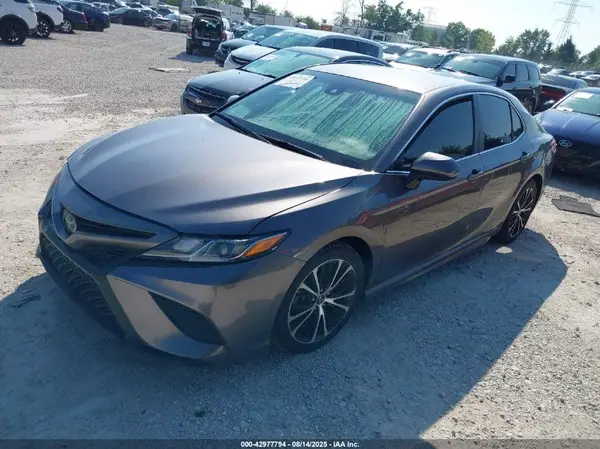 4T1B11HK9JU637427 2018 TOYOTA CAMRY - Image 2