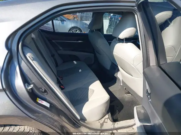 4T1B11HK9JU637427 2018 TOYOTA CAMRY - Image 8