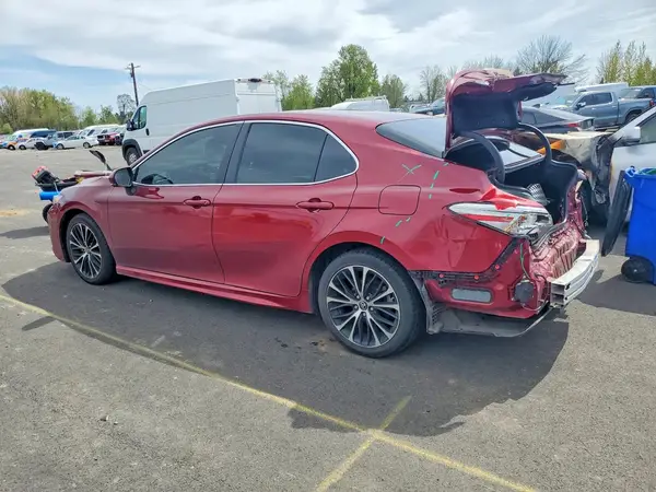 4T1B11HK9JU638576 2018 TOYOTA CAMRY - Image 2