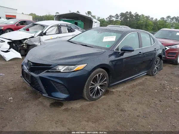 4T1B11HK9JU642885 2018 TOYOTA CAMRY - Image 2