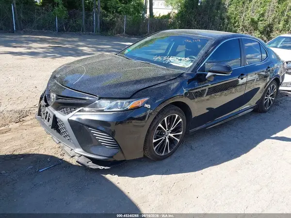 4T1B11HK9JU644281 2018 TOYOTA CAMRY - Image 2