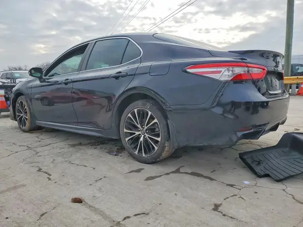 4T1B11HK9JU644796 2018 TOYOTA CAMRY - Image 2