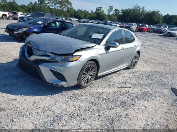 4T1B11HK9JU645009 2018 TOYOTA CAMRY - Image 2