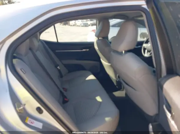 4T1B11HK9JU645009 2018 TOYOTA CAMRY - Image 8