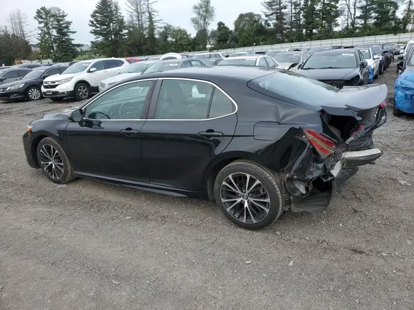 4T1B11HK9JU646872 2018 TOYOTA CAMRY - Image 2