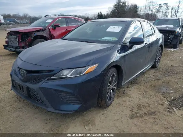 4T1B11HK9JU647388 2018 TOYOTA CAMRY - Image 2