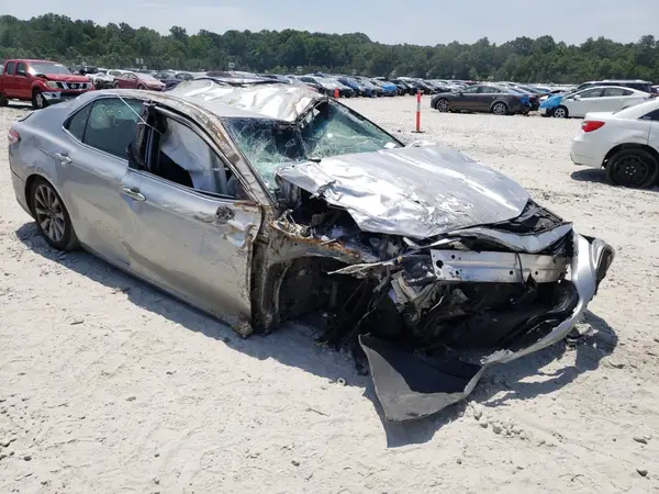 4T1B11HK9JU647410 2018 TOYOTA CAMRY - Image 1