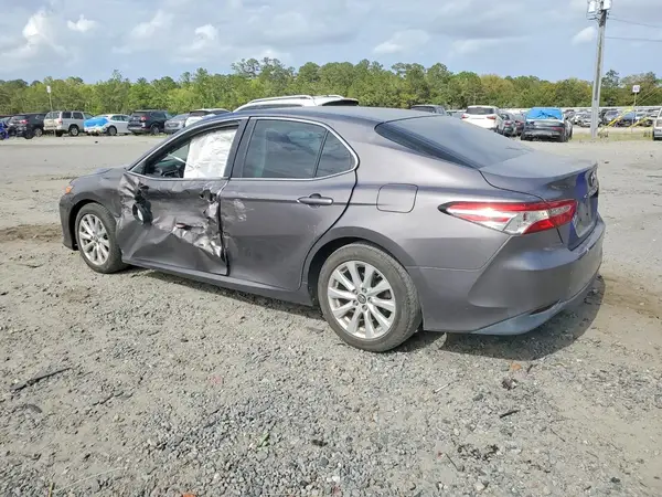 4T1B11HK9JU648363 2018 TOYOTA CAMRY - Image 2