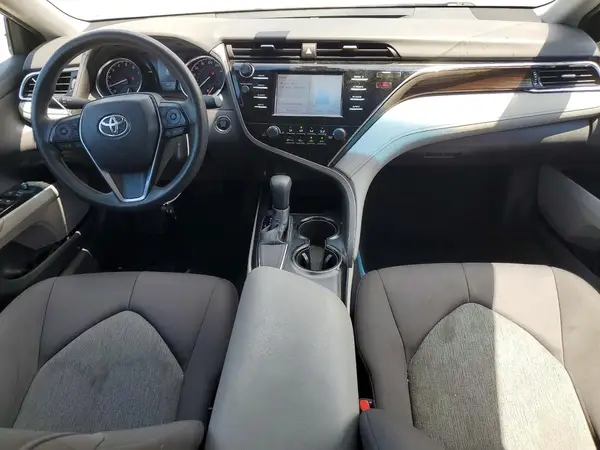 4T1B11HK9JU650923 2018 TOYOTA CAMRY - Image 8
