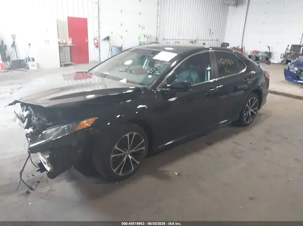 4T1B11HK9JU651229 2018 TOYOTA CAMRY - Image 2