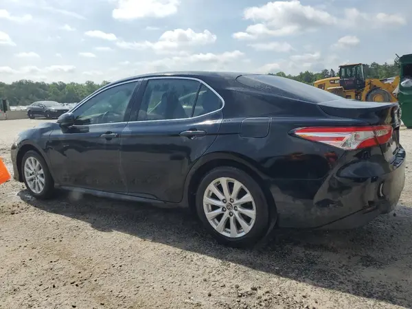 4T1B11HK9JU651649 2018 TOYOTA CAMRY - Image 2