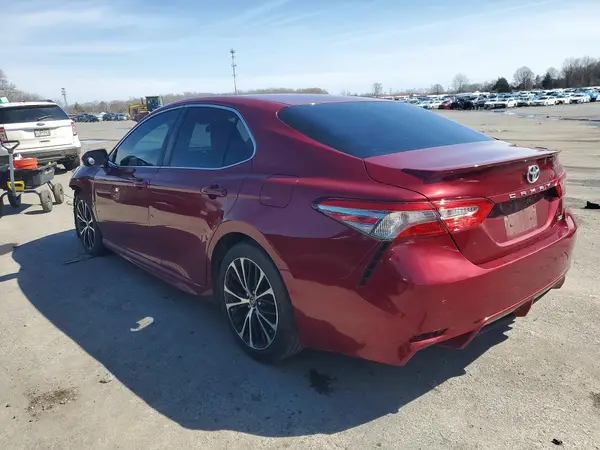 4T1B11HK9JU660139 2018 TOYOTA CAMRY - Image 2