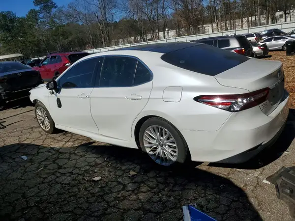 4T1B11HK9JU662845 2018 TOYOTA CAMRY - Image 2