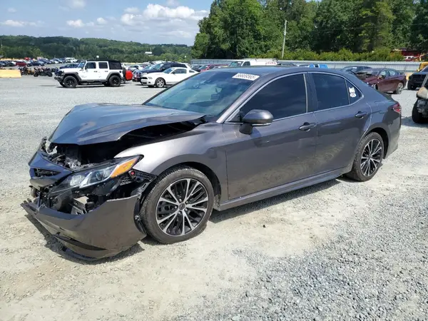 4T1B11HK9JU664739 2018 TOYOTA CAMRY - Image 1