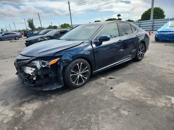 4T1B11HK9JU666491 2018 TOYOTA CAMRY - Image 1