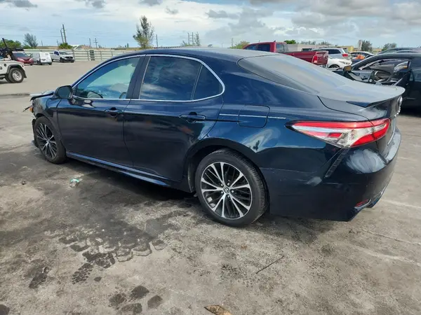 4T1B11HK9JU666491 2018 TOYOTA CAMRY - Image 2