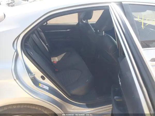 4T1B11HK9JU666572 2018 TOYOTA CAMRY - Image 8