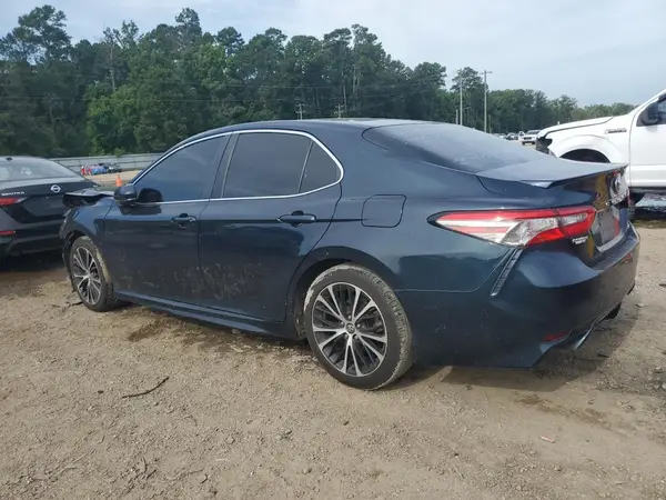 4T1B11HK9JU668371 2018 TOYOTA CAMRY - Image 2