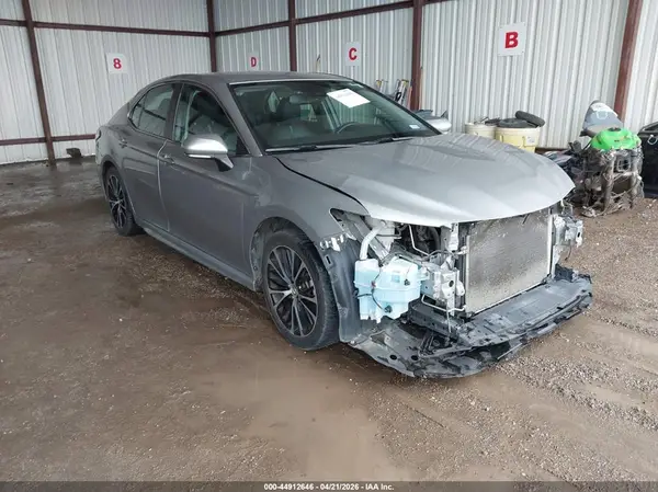 4T1B11HK9JU668547 2018 TOYOTA CAMRY - Image 1
