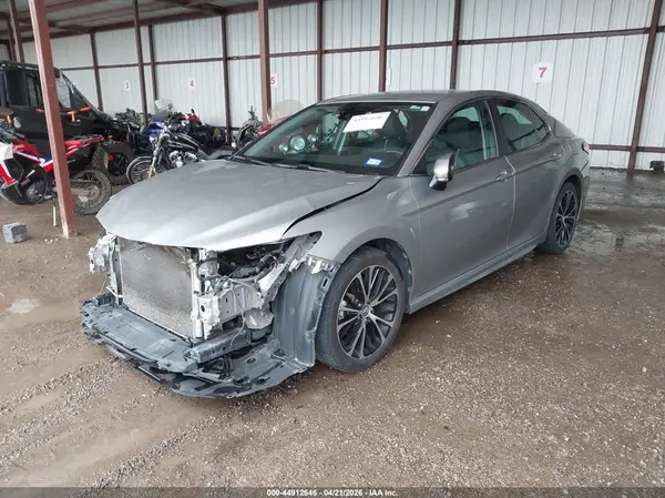 4T1B11HK9JU668547 2018 TOYOTA CAMRY - Image 2