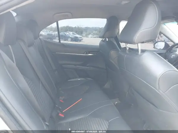 4T1B11HK9JU668869 2018 TOYOTA CAMRY - Image 8