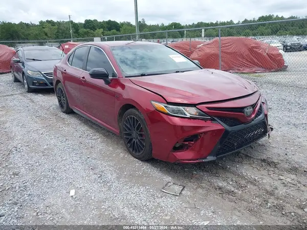 4T1B11HK9JU669052 2018 TOYOTA CAMRY - Image 1
