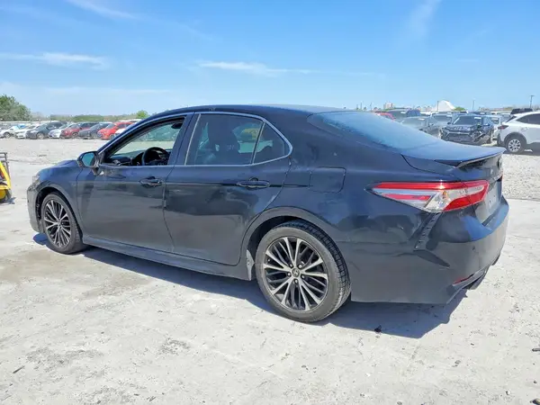 4T1B11HK9JU669231 2018 TOYOTA CAMRY - Image 2
