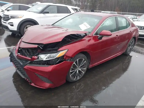 4T1B11HK9JU672503 2018 TOYOTA CAMRY - Image 2