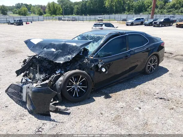 4T1B11HK9JU672839 2018 TOYOTA CAMRY - Image 2