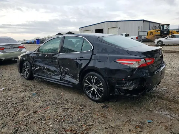 4T1B11HK9JU672873 2018 TOYOTA CAMRY - Image 2