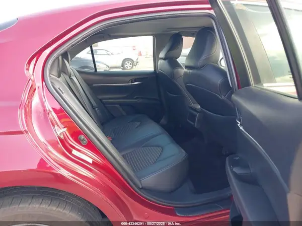 4T1B11HK9JU673022 2018 TOYOTA CAMRY - Image 8