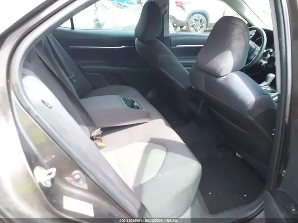 4T1B11HK9JU673070 2018 TOYOTA CAMRY - Image 8