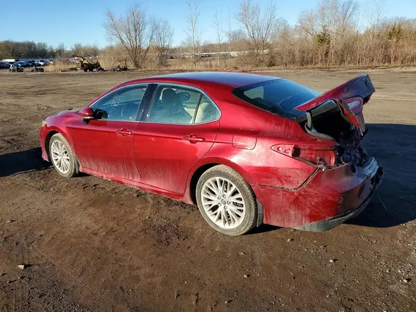 4T1B11HK9JU673246 2018 TOYOTA CAMRY - Image 2