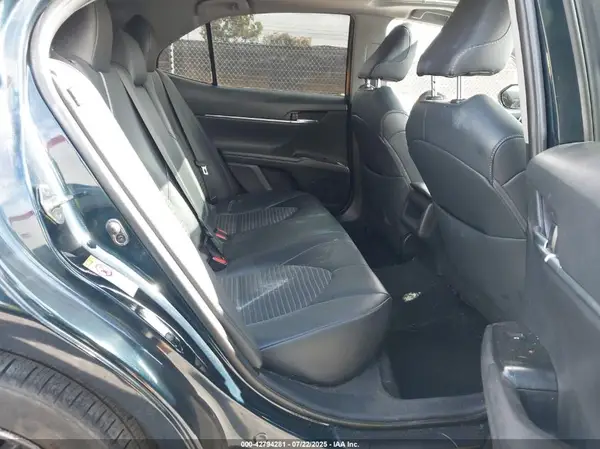 4T1B11HK9JU675160 2018 TOYOTA CAMRY - Image 8