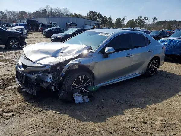4T1B11HK9JU675918 2018 TOYOTA CAMRY - Image 1