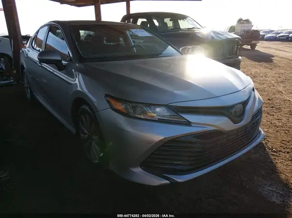 4T1B11HK9JU678687 2018 TOYOTA CAMRY - Image 1