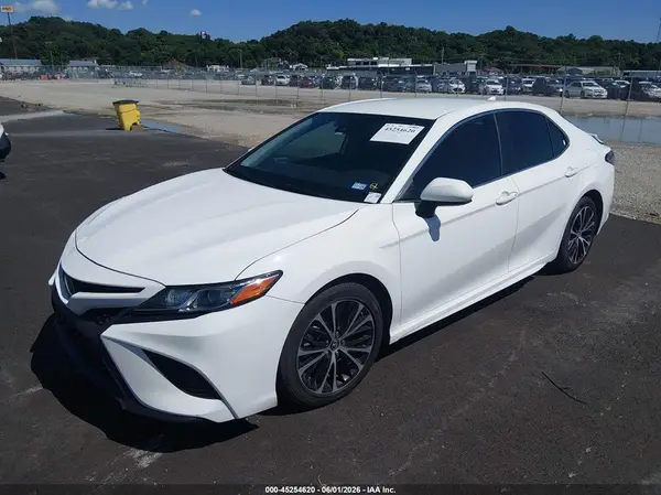 4T1B11HK9KU170107 2019 TOYOTA CAMRY - Image 2