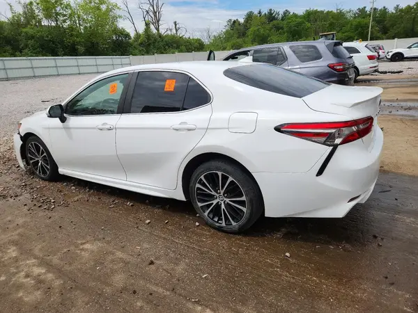 4T1B11HK9KU185223 2019 TOYOTA CAMRY - Image 2