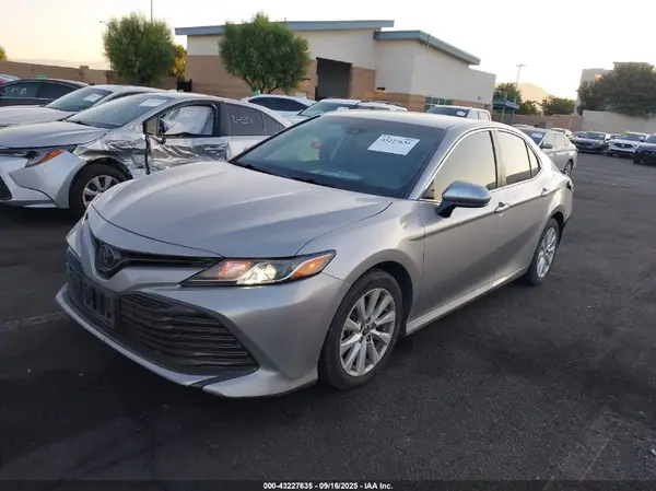 4T1B11HK9KU193337 2019 TOYOTA CAMRY - Image 2