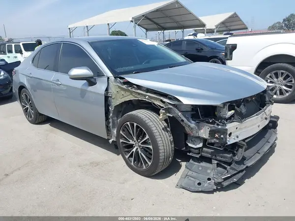 4T1B11HK9KU194018 2019 TOYOTA CAMRY - Image 1