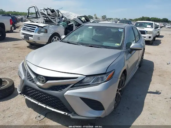 4T1B11HK9KU194794 2019 TOYOTA CAMRY - Image 2