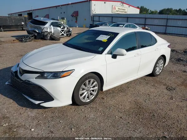 4T1B11HK9KU202070 2019 TOYOTA CAMRY - Image 2
